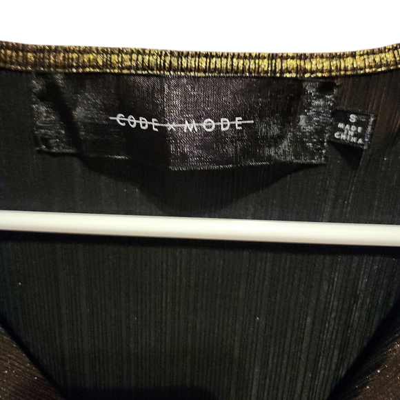 Code x Mode Gold Metallic Tie Front Blouse - Picture 4 of 5